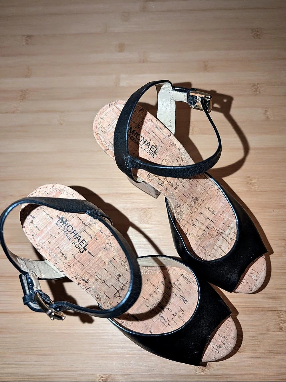 ☘️ Michael Kors Black & Tan Cork Heels US 7M - Picture 3 of 8
